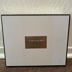 tahari nwt luxury body set rose water peony new unused DAMAGED box